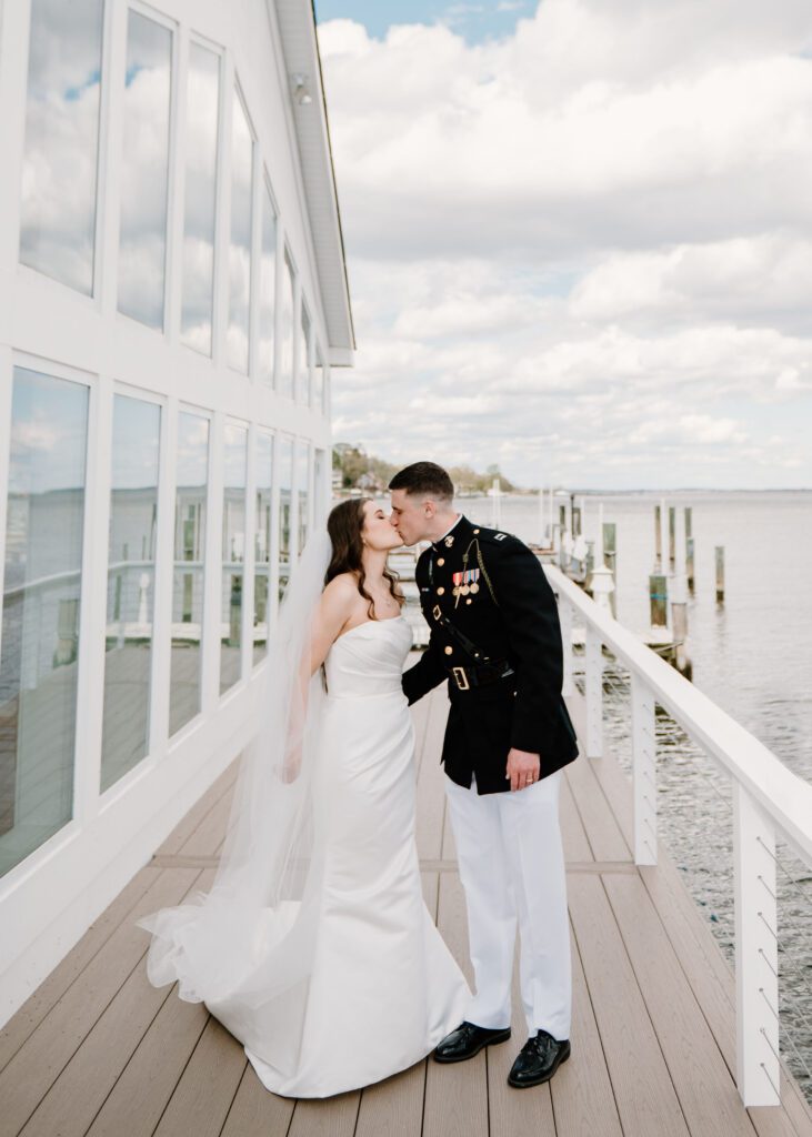outdoor spring wedding photos on the eastern shore