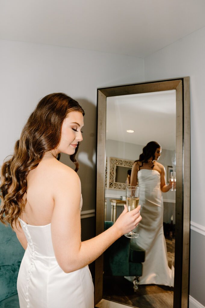 getting ready wedding photos on the eastern shore