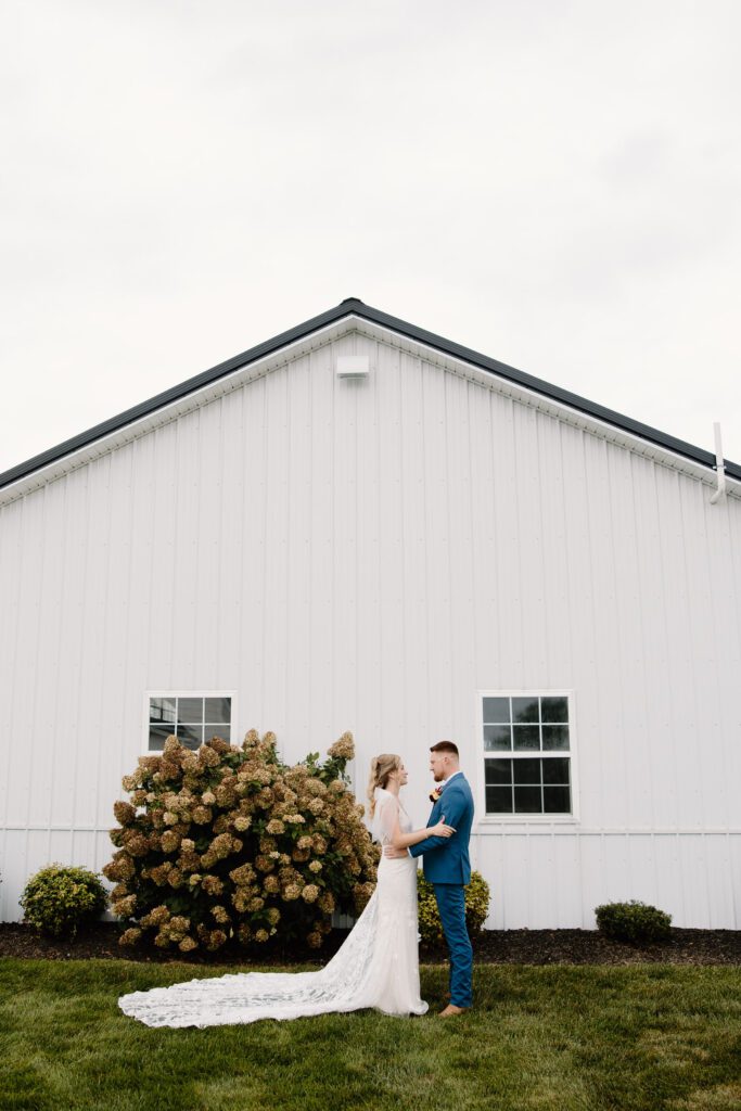 rustic fall wedding colors and ideas in delaware