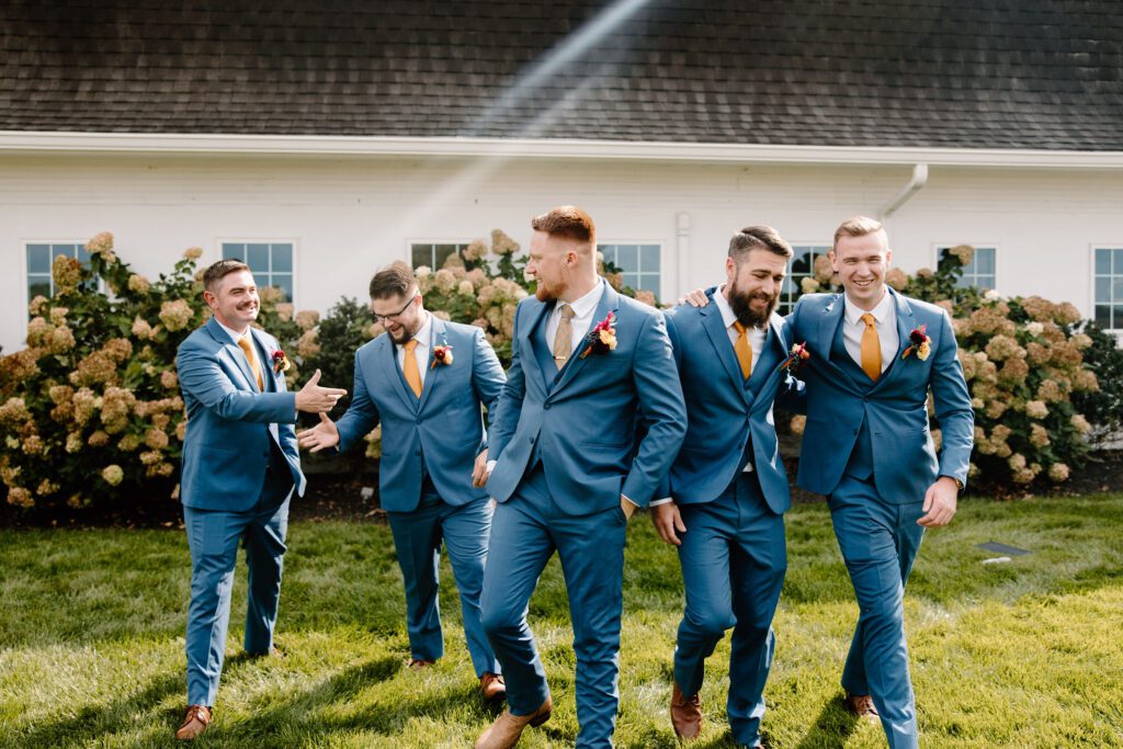 modern wedding photos in delaware with fall colors and rustic details