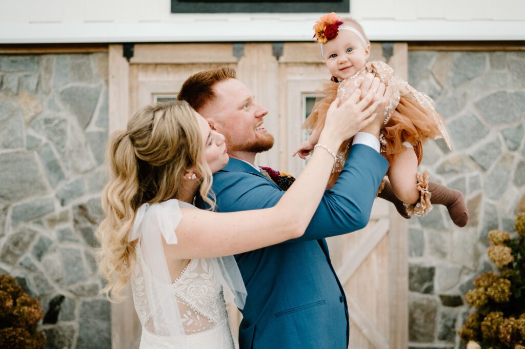 timeless and romantic bride and groom photos at delaware wedding venue