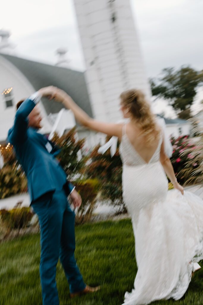 timeless and romantic bride and groom photos at delaware wedding venue
