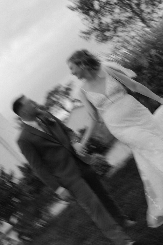 timeless and romantic bride and groom photos at delaware wedding venue