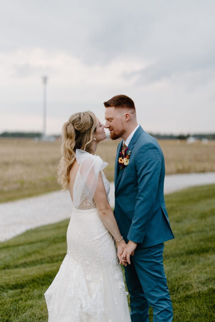 timeless and romantic bride and groom photos at delaware wedding venue