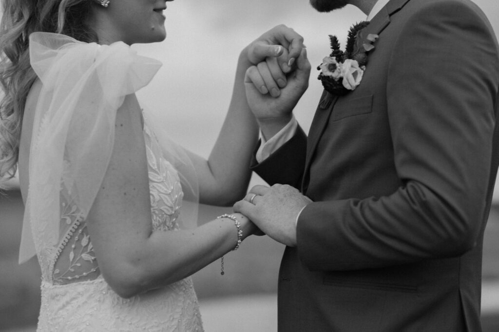 timeless and romantic bride and groom photos at delaware wedding venue