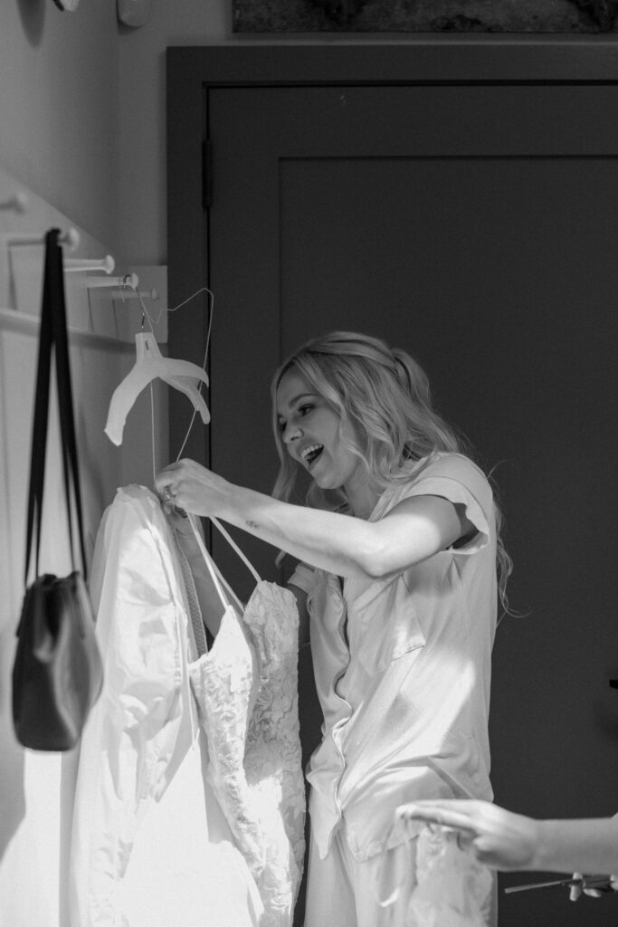 bridesmaids getting ready wedding photos