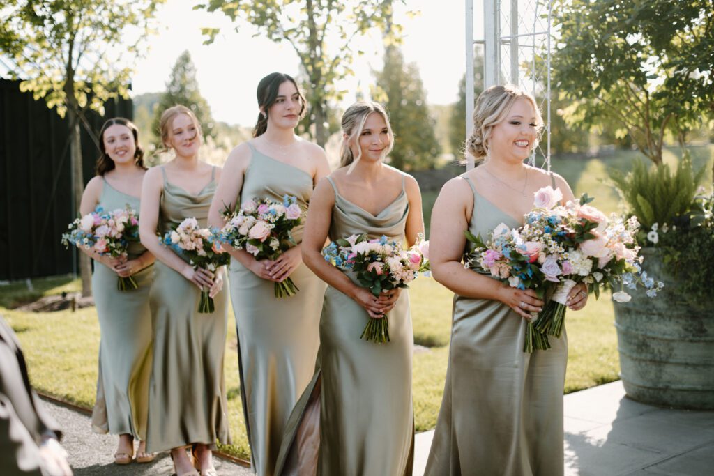 outdoor summer wedding ceremony