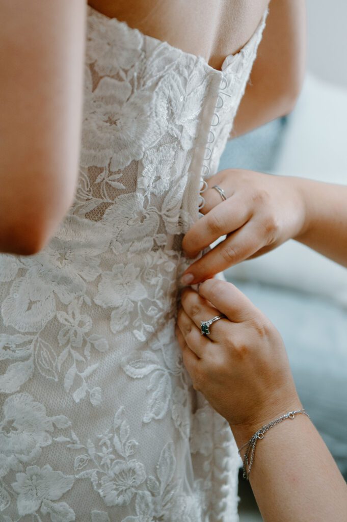 getting ready wedding photos in bridal suite