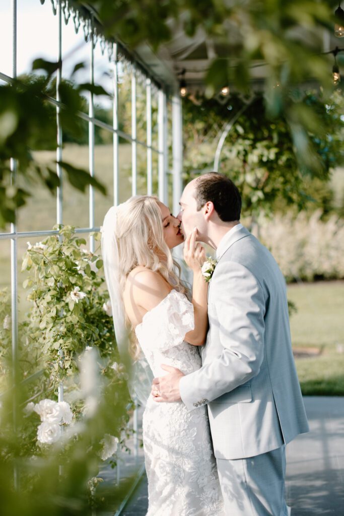 outdoor summer bride and groom portraits