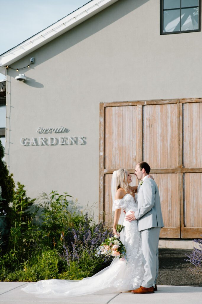 outdoor summer bride and groom portraits
