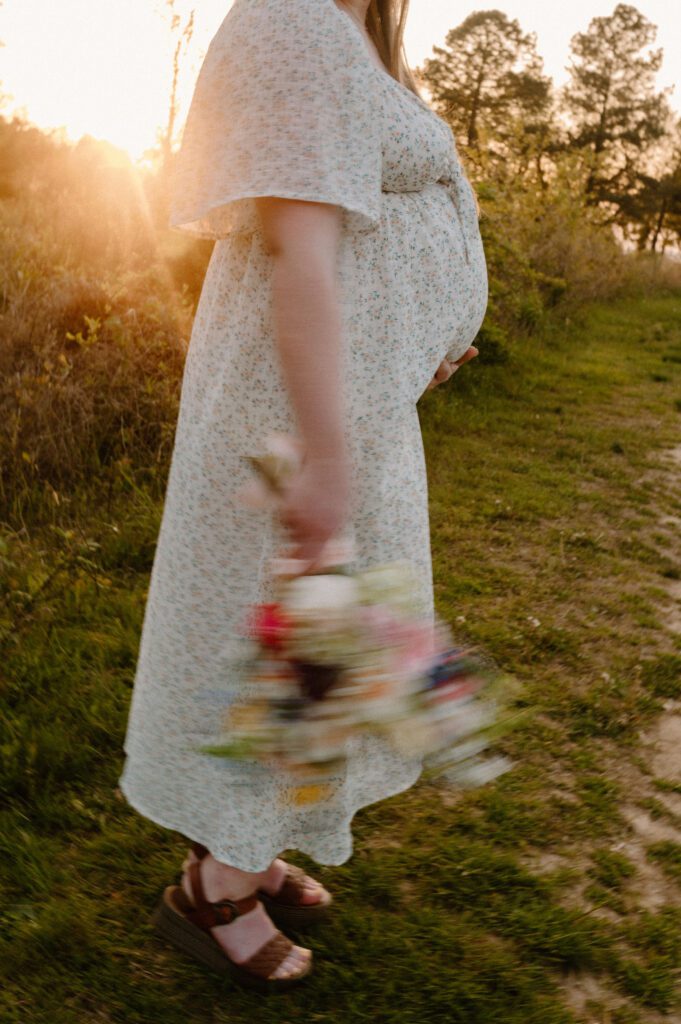 maryland couple photos of pregnancy baby bump