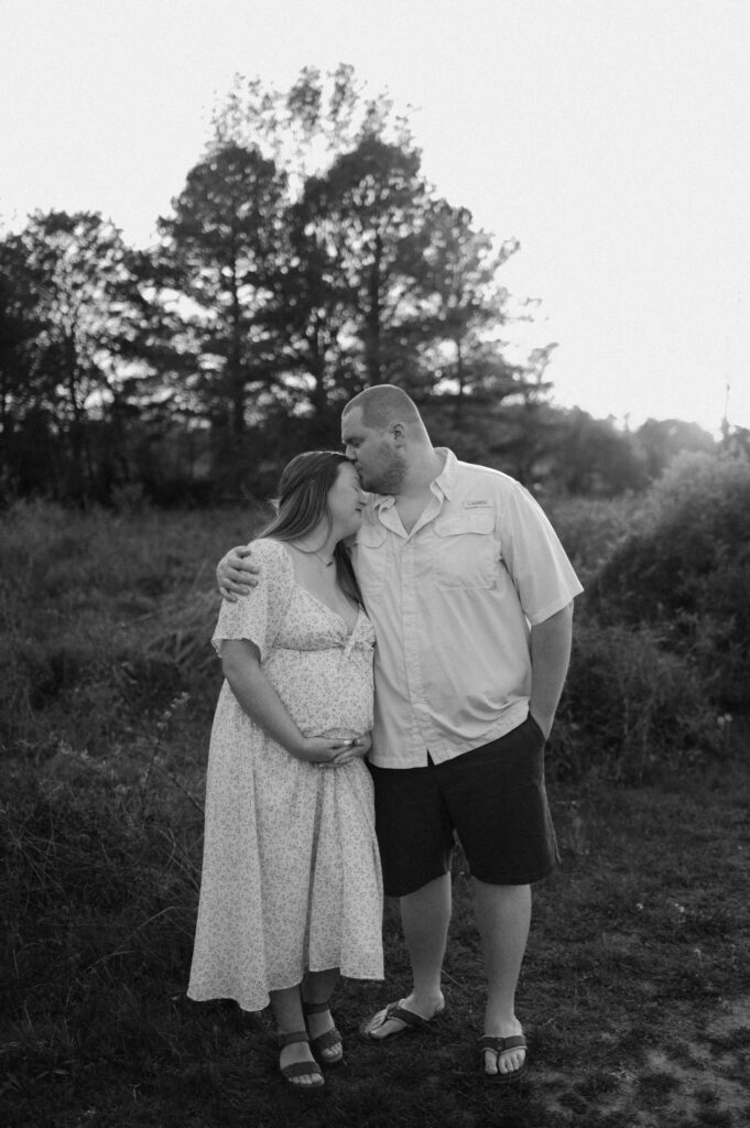 maryland couple photos of pregnancy baby bump