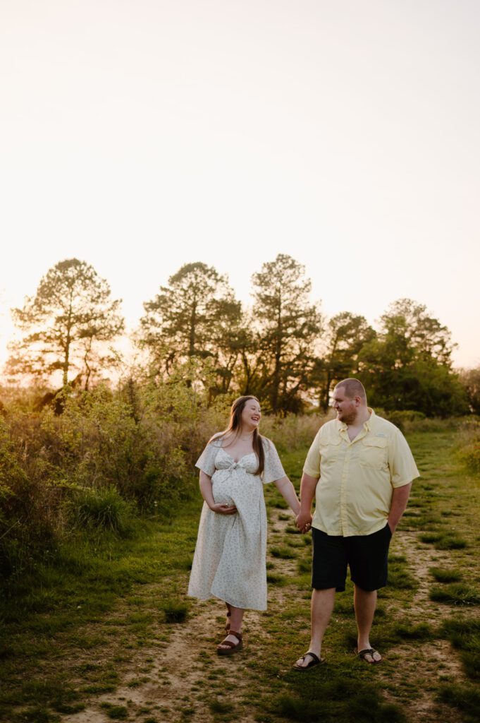 maryland couple photos of pregnancy baby bump