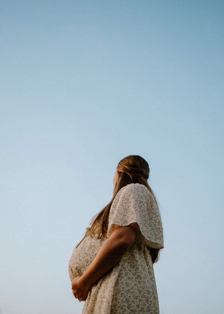 golden hour spring maternity photos in maryland