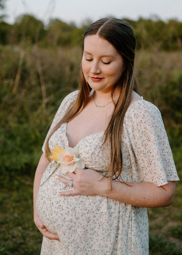 golden hour spring maternity photos in maryland