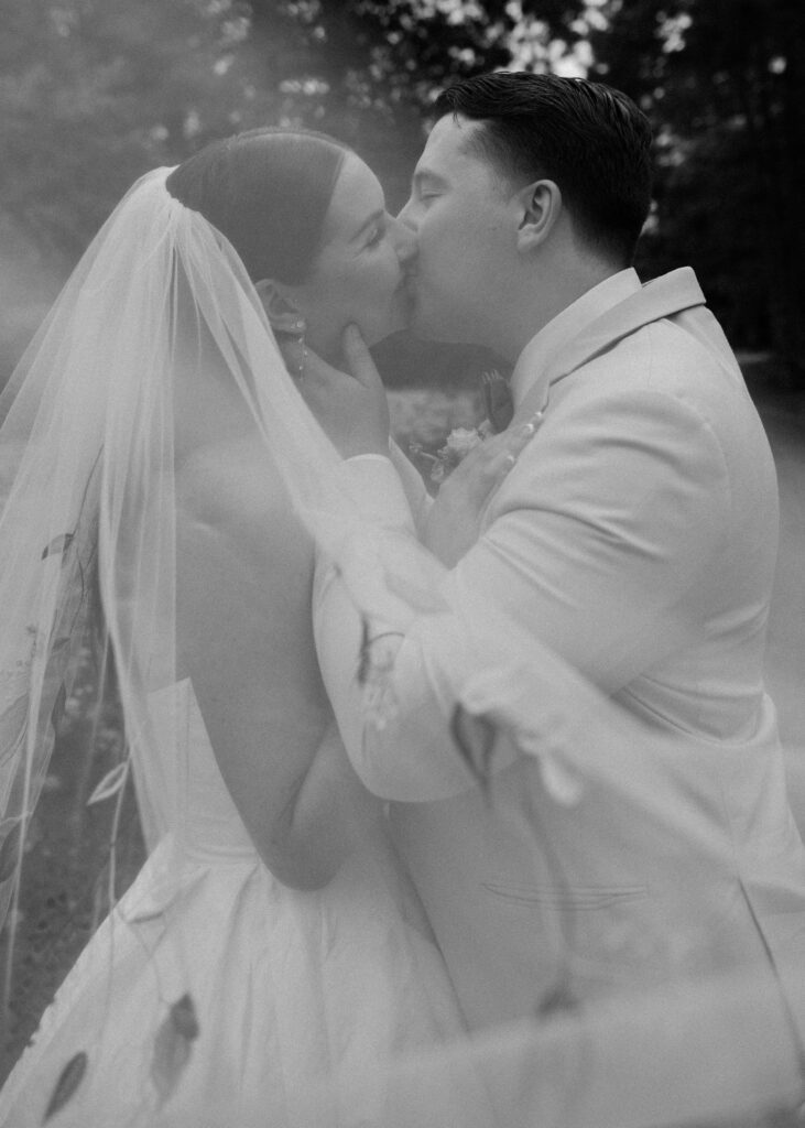 wedding veil photos bride and groom romantic