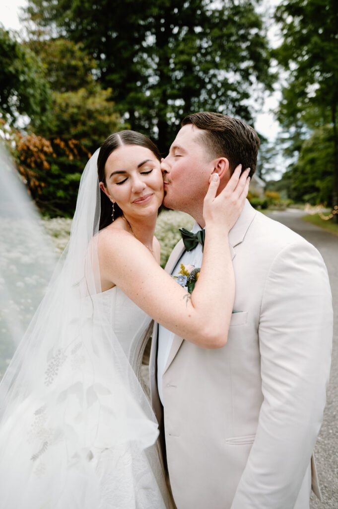 wedding veil photos bride and groom romantic