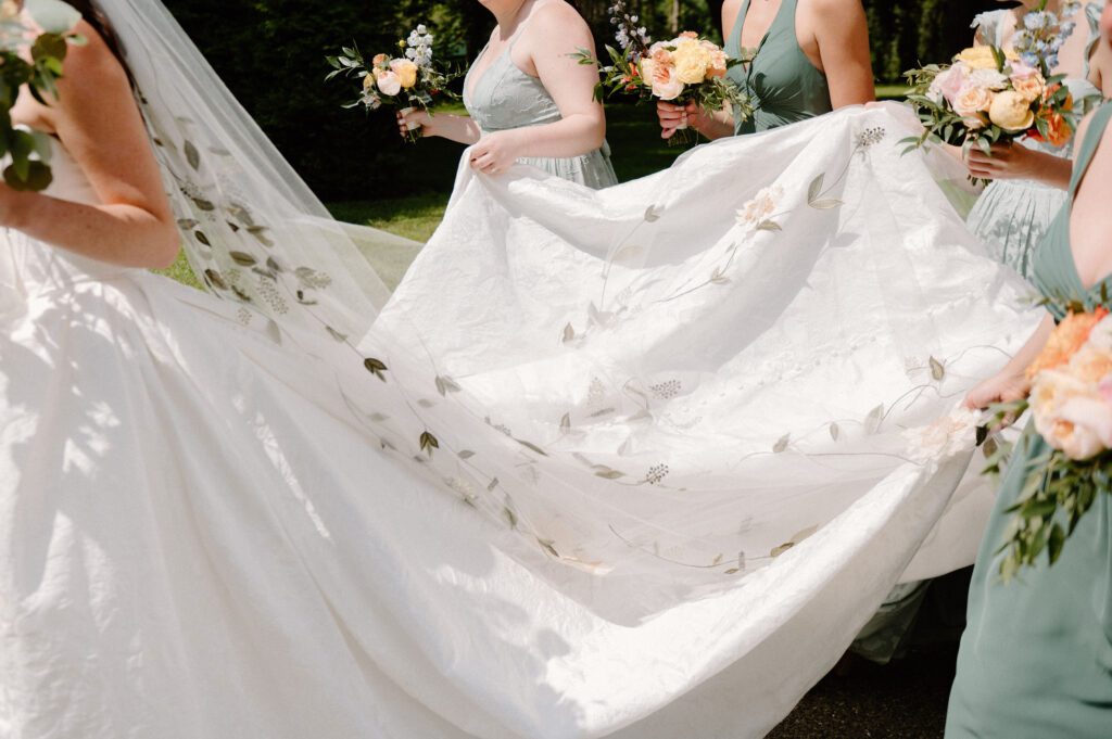 bridal party photos timeless and romantic